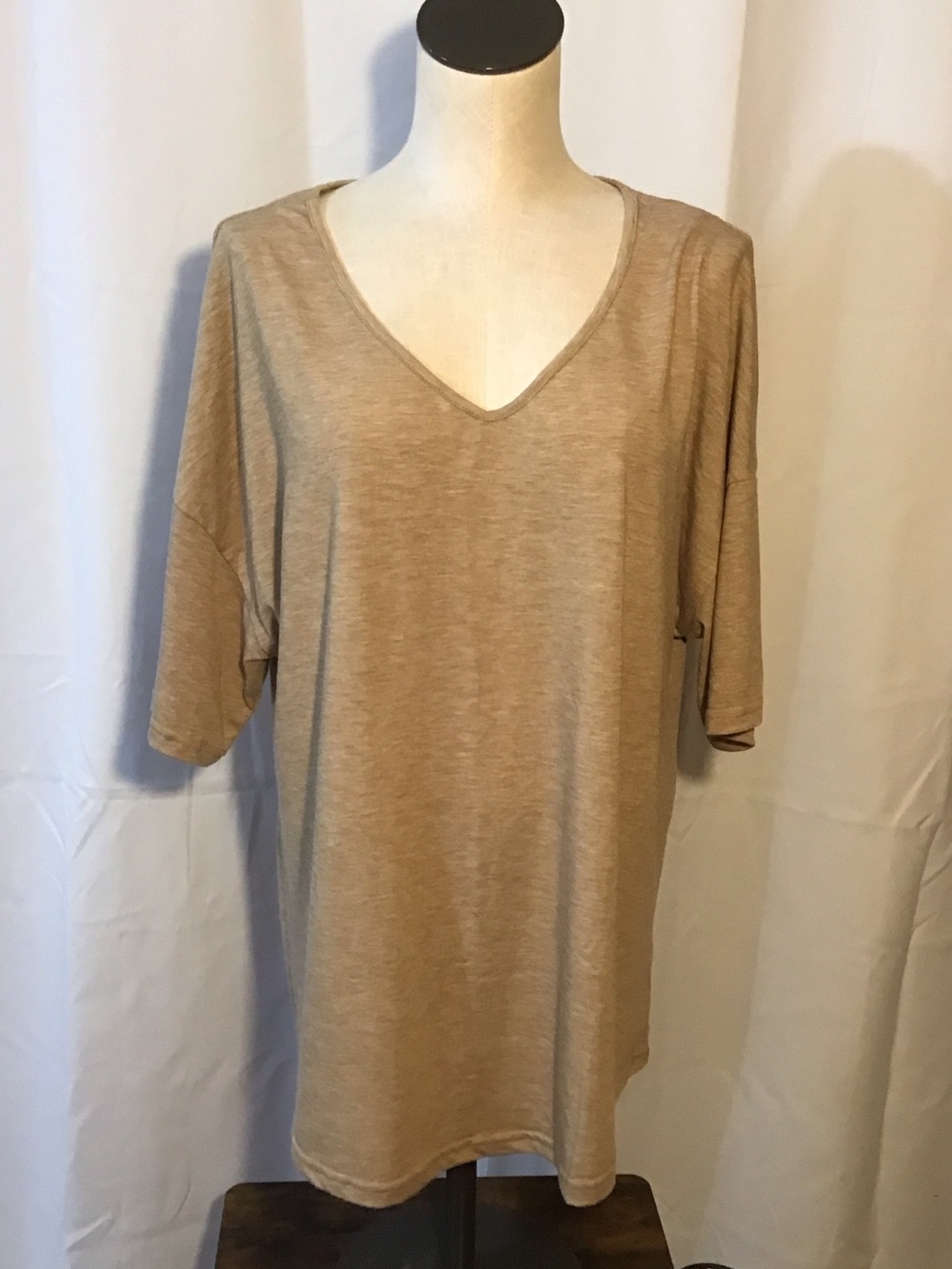 Source Unknown Women's Tan V-Neck Short Sleeve Top